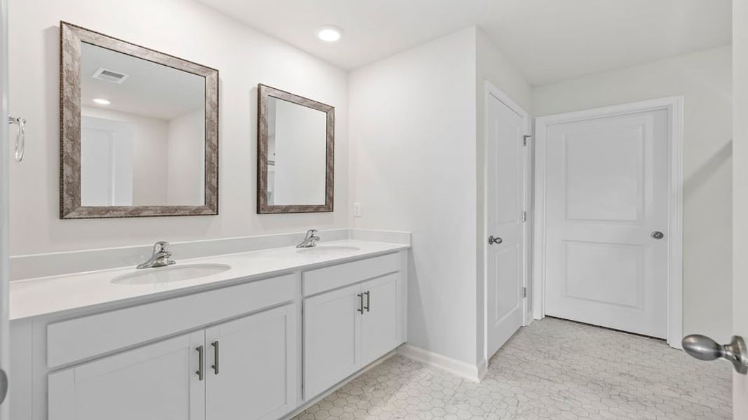 Furnished interior view inside a new home in Hunters Ridge, Woodruff (Image 9).