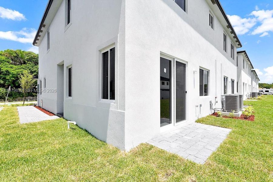 Exterior details and patio area of a home in , Miami (Image 26).