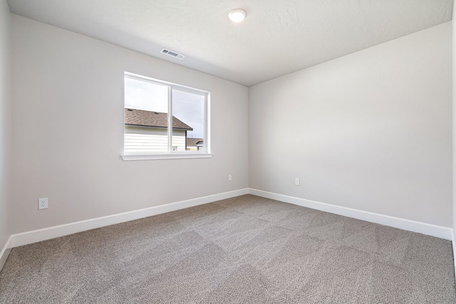 Representative unfurnished interior of a home built from the McKenzie by MonteVista Homes in Feather Ridge, Redmond (Image 18). Representative unfurnished interior of a home built from the McKenzie by MonteVista Homes in Feather Ridge, Redmond (Image 18).