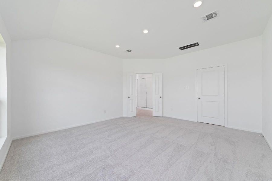 Spacious, unfurnished interior of a new home in , Katy (Image 23).