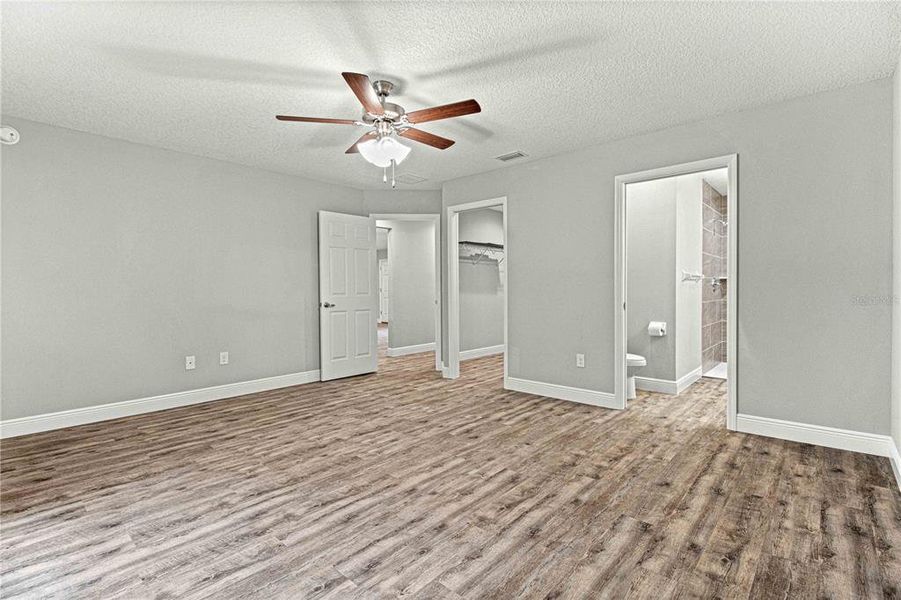 Spacious, unfurnished interior of a new home in , Summerfield (Image 20).