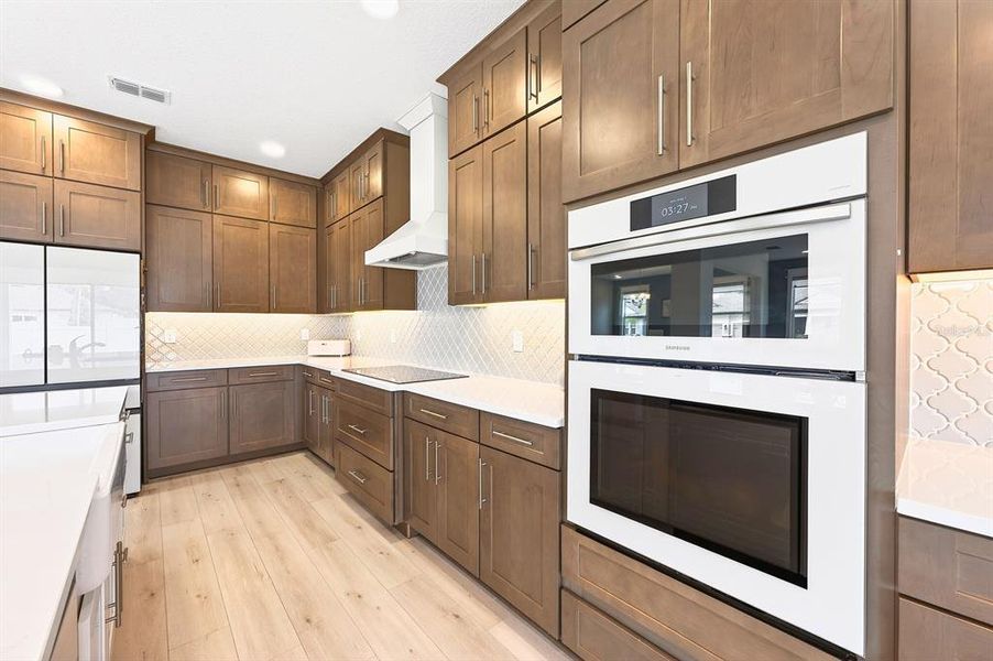 Furnished interior view inside a new home in , Oviedo (Image 7).