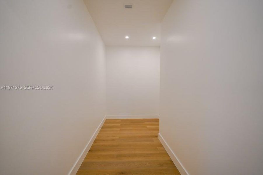 Spacious, unfurnished interior of a new home in , Miami (Image 17).