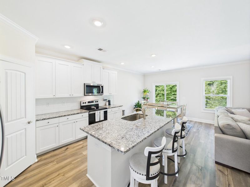 CAM01608G0-PR0104-STILL022