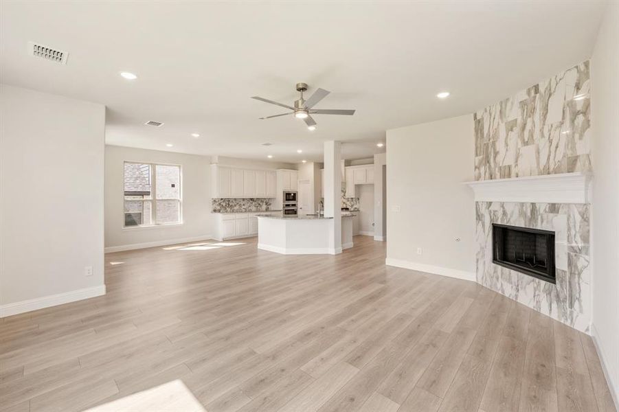Spacious, unfurnished interior of a new home in Sunset Ridge, Alvarado (Image 27).