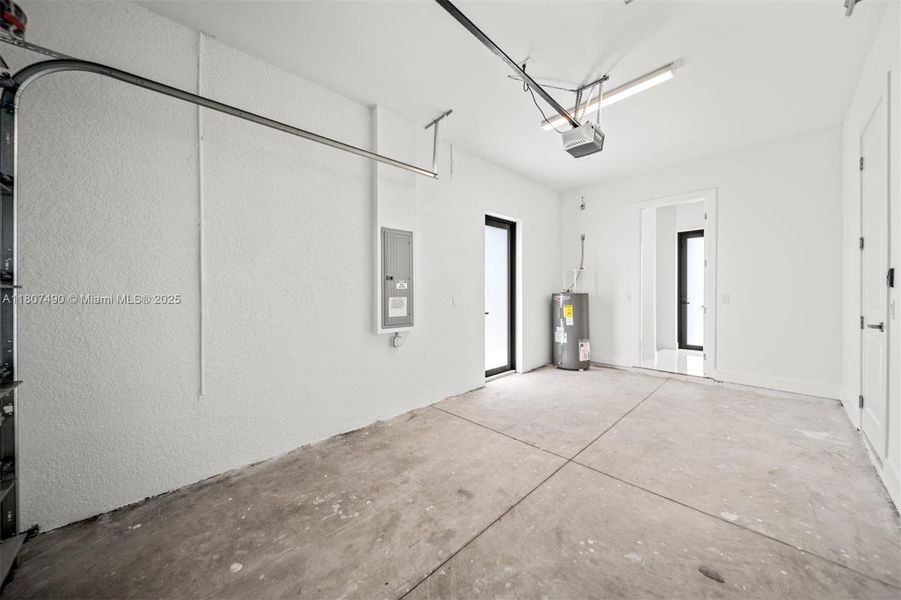 Spacious, unfurnished interior of a new home in , Lehigh Acres (Image 10). Spacious, unfurnished interior of a new home in , Lehigh Acres (Image 10).