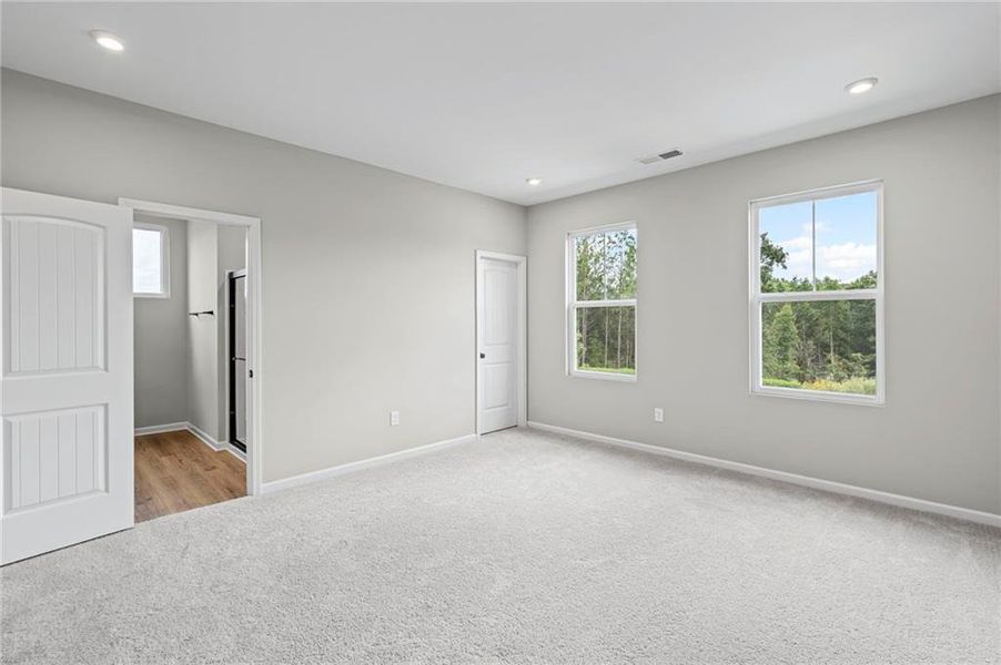 Spacious, unfurnished interior of a new home in Villas at Gold Creek, Dawsonville (Image 14).