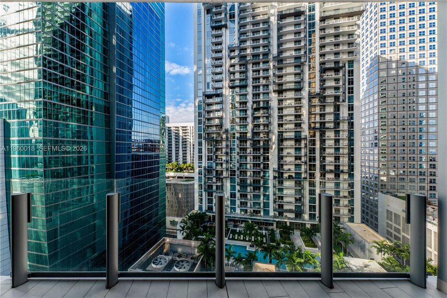 Condo located in Miami, FL showcasing its design and architecture (Image 3).