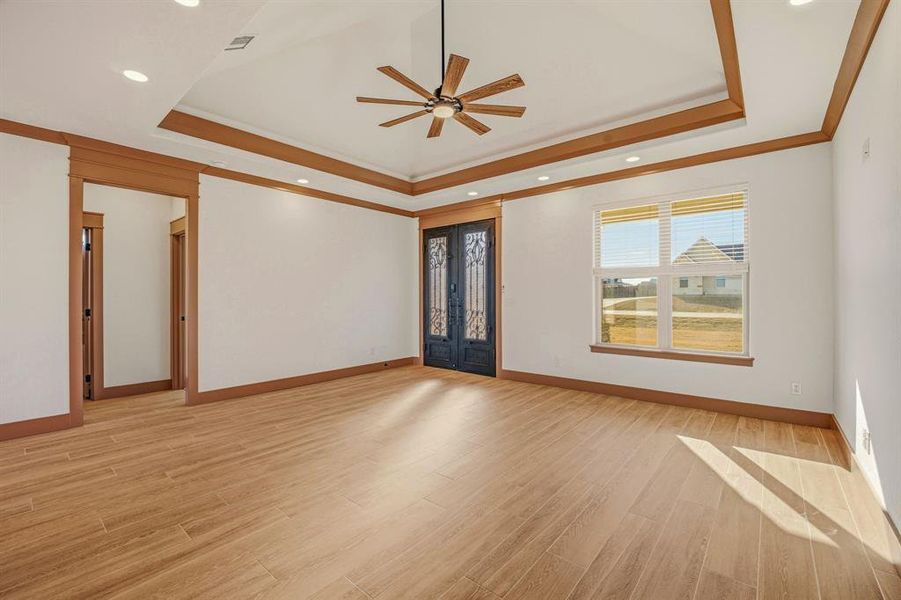 Spacious, unfurnished interior of a new home in , Nemo (Image 26).