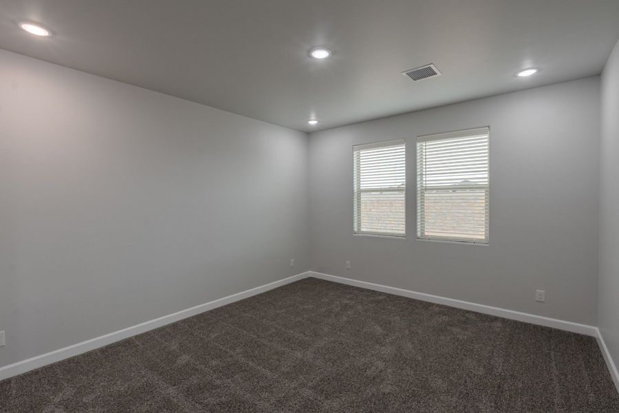 Spacious, unfurnished interior of a new home in Summer Sky North, El Paso (Image 21).