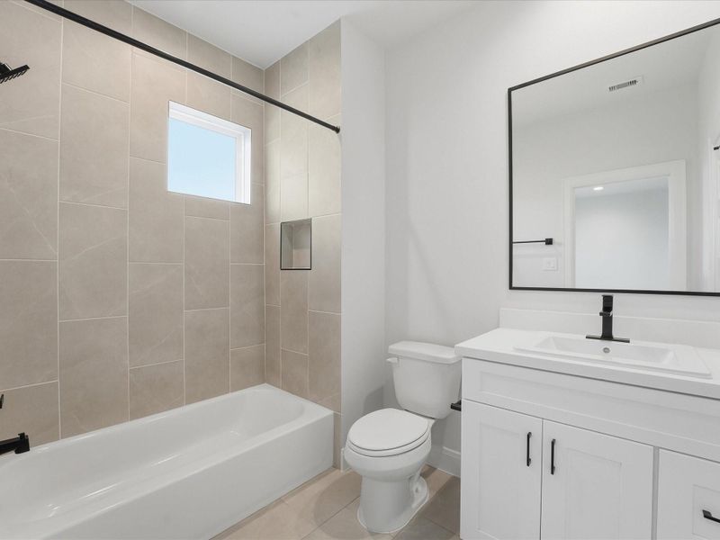 Furnished interior view inside a new home in Uptown District, Houston (Image 12).