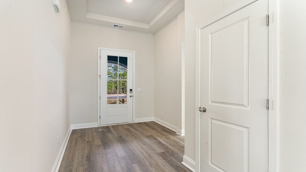 Spacious, unfurnished interior of a new home in Cross Creek, Lexington (Image 21).