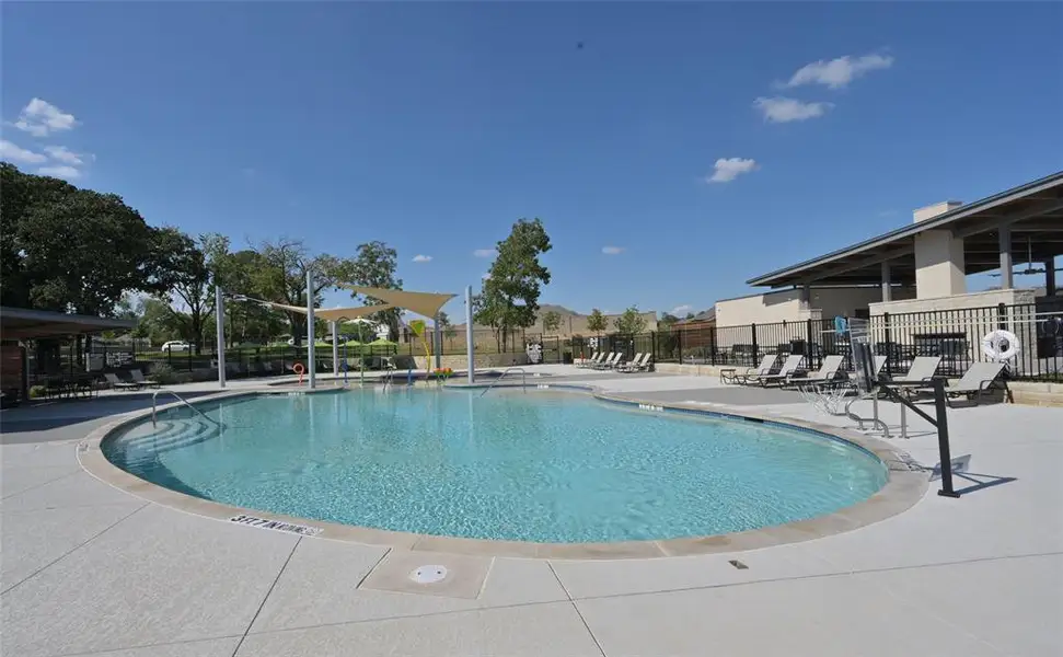 Community amenities in Eagle Creek, Denton (Image 31).