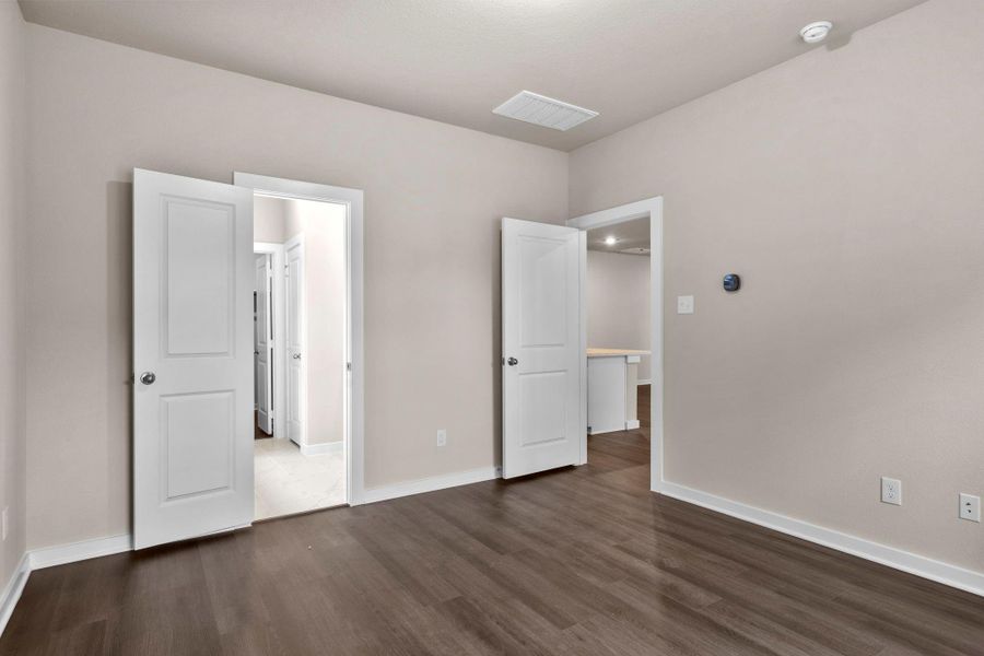 Spacious, unfurnished interior of a new home in Westridge Cove 40', Conroe (Image 17).