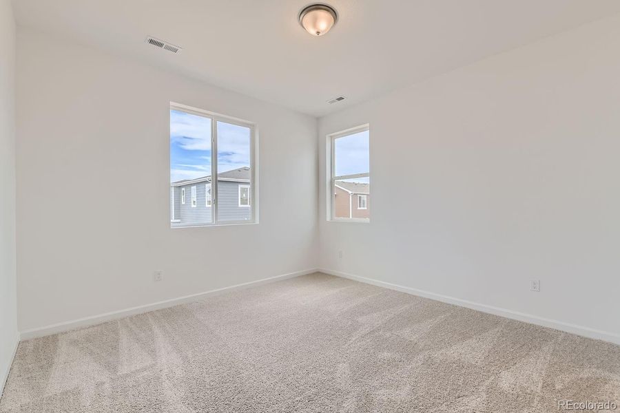 Spacious, unfurnished interior of a new home in Wolf Creek Run, Strasburg (Image 28).