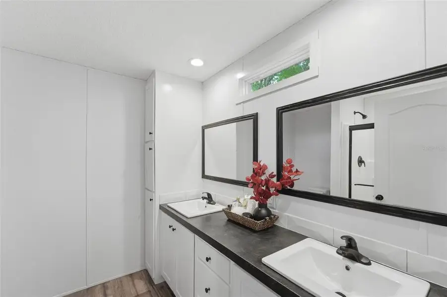 Furnished interior view inside a new home in , Deland (Image 10).
