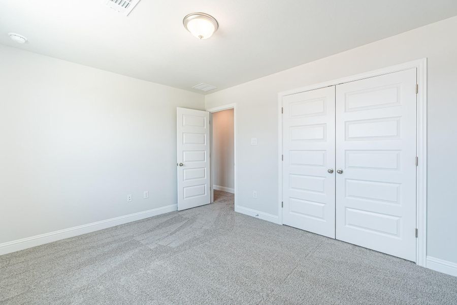 Spacious, unfurnished interior of a new home in Stonebrooke, Conroe (Image 19).