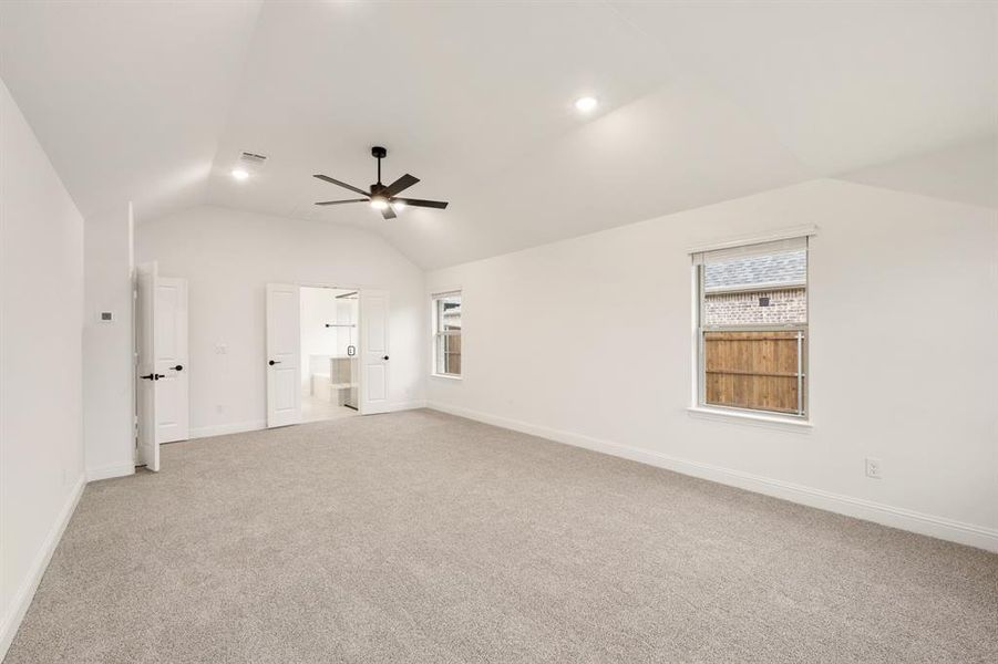 Spacious, unfurnished interior of a new home in Villages of Hurricane Creek, Anna (Image 26).