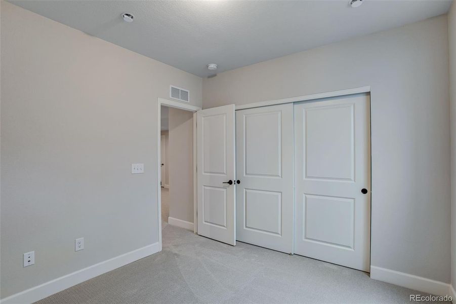Spacious, unfurnished interior of a new home in Sugar Mill Village, Longmont (Image 27). Spacious, unfurnished interior of a new home in Sugar Mill Village, Longmont (Image 27).