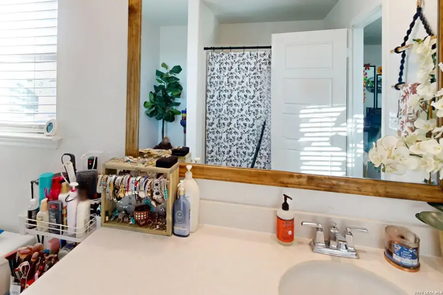 Furnished interior view inside a new home in Horizon Ridge, San Antonio (Image 14). Furnished interior view inside a new home in Horizon Ridge, San Antonio (Image 14).