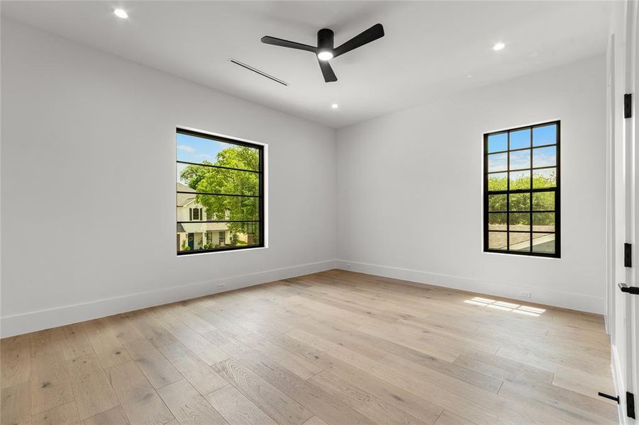 Spacious, unfurnished interior of a new home in , Fort Worth (Image 38).