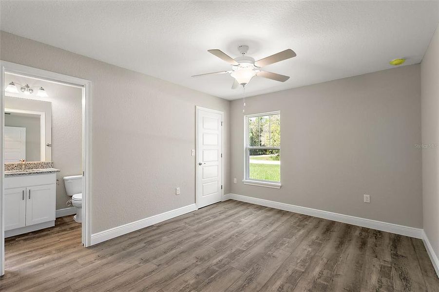 Spacious, unfurnished interior of a new home in , Dunnellon (Image 20).