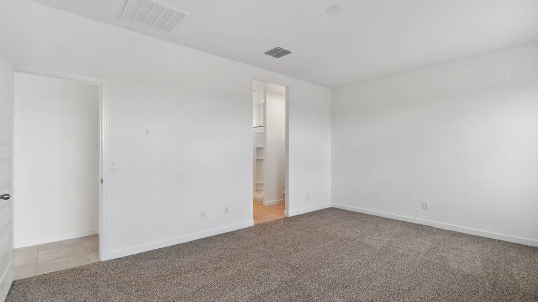 Spacious, unfurnished interior of a new home in Elena Trails, Maricopa (Image 17).