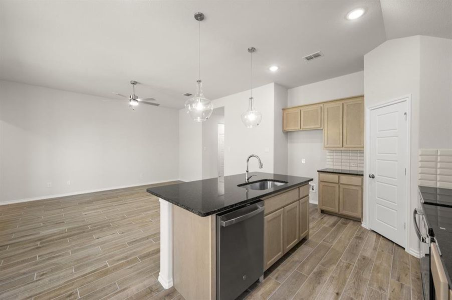 1132 Avery-Kitchen-4