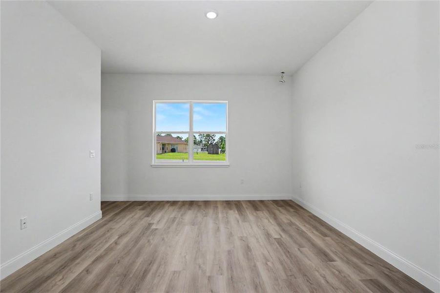 Spacious, unfurnished interior of a new home in , Ocala (Image 20).