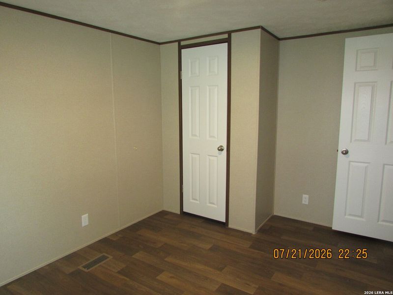 Spacious, unfurnished interior of a new home in , San Antonio (Image 21).