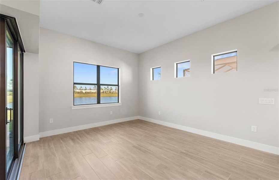 Spacious, unfurnished interior of a new home in Del Webb Catalina, Lakewood Ranch (Image 35).