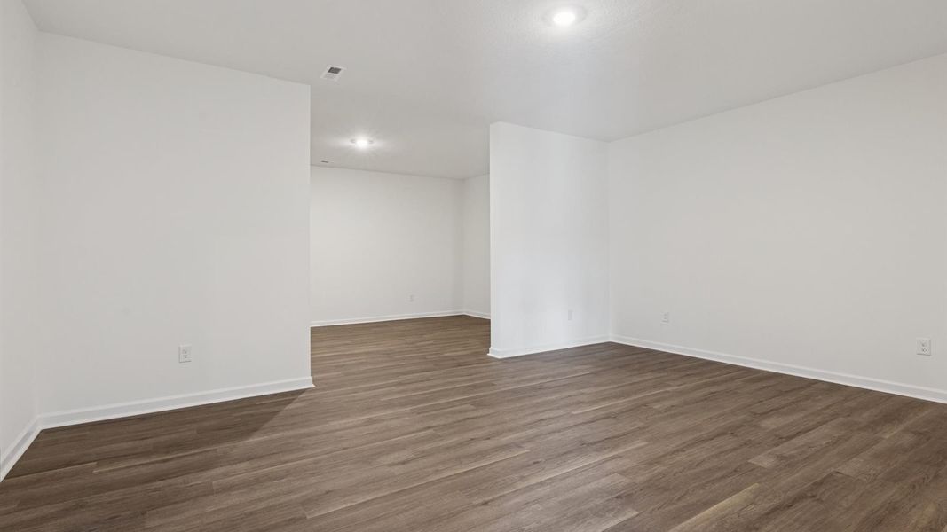 Spacious, unfurnished interior of a new home in Whispering Springs, Maryville (Image 36).