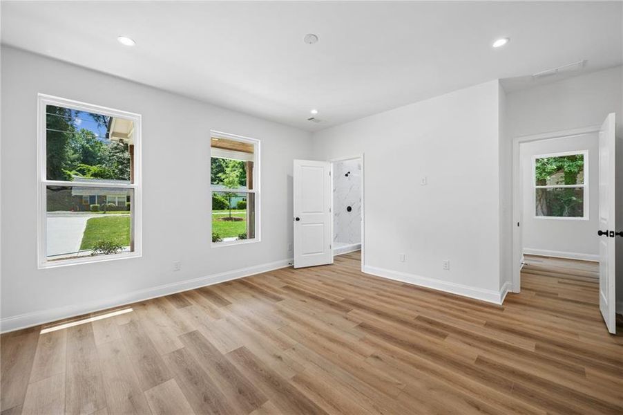 Spacious, unfurnished interior of a new home in , Atlanta (Image 18).