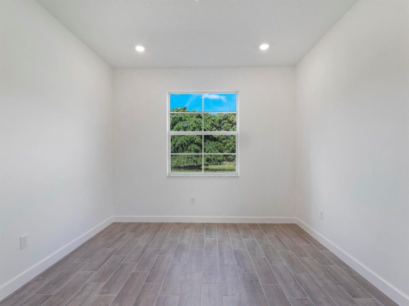 Guest Bedroom 1st Floor