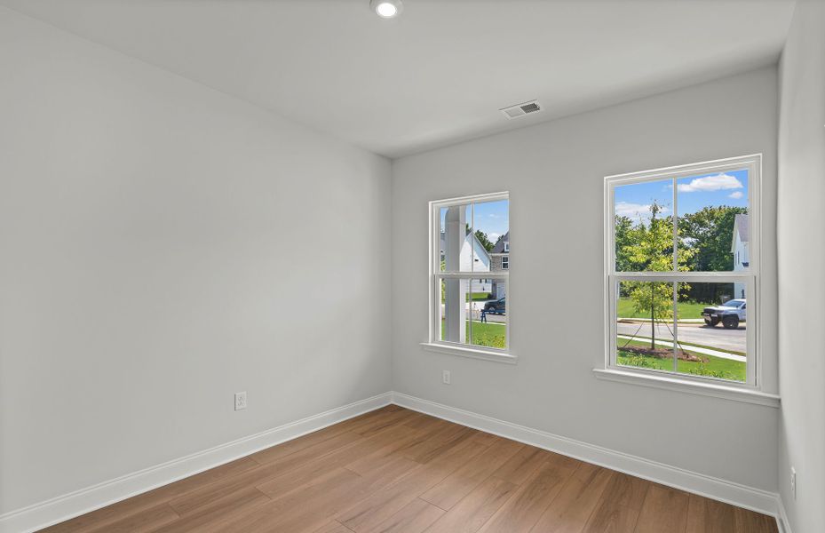 Spacious, unfurnished interior of a new home in Berkeley Mill, Cumming (Image 21).