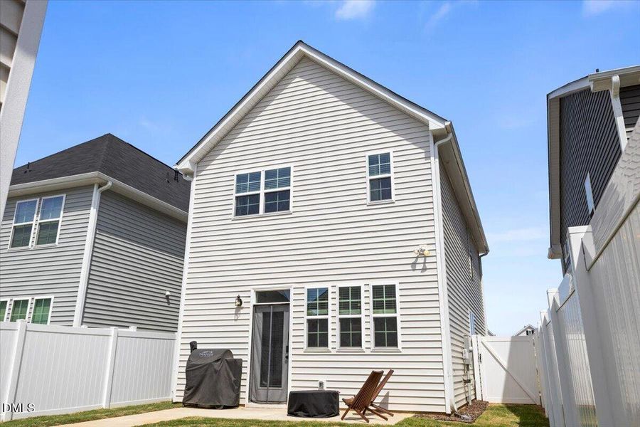 49-33 Pear Blossom Pkwy