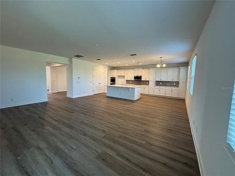 Spacious, unfurnished interior of a new home in Trinity Lakes, Groveland (Image 14).