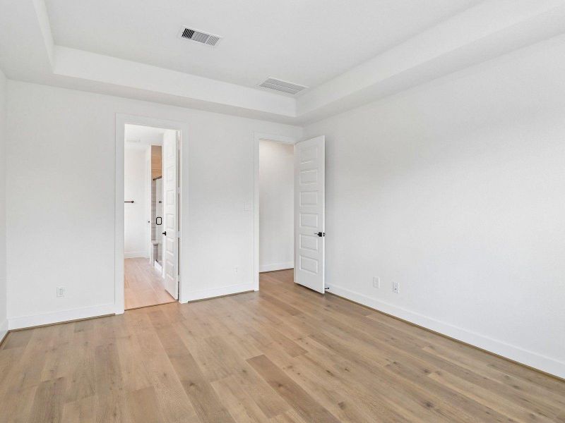 Spacious, unfurnished interior of a new home in Kingdom Heights, Rosenberg (Image 38).