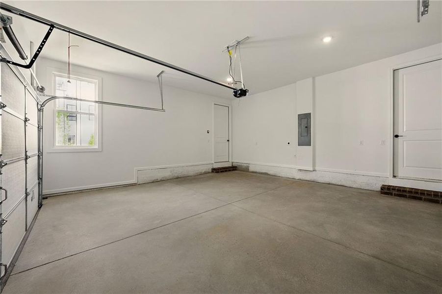 Spacious, unfurnished interior of a new home in , Atlanta (Image 20).