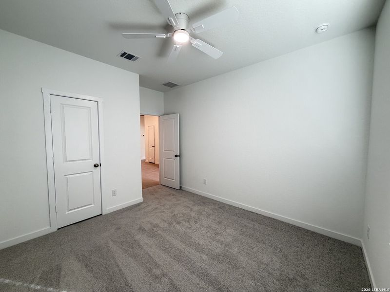 Spacious, unfurnished interior of a new home in Brookmill, San Antonio (Image 16).