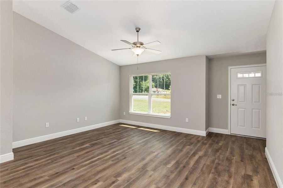 Spacious, unfurnished interior of a new home in , Ocala (Image 19).