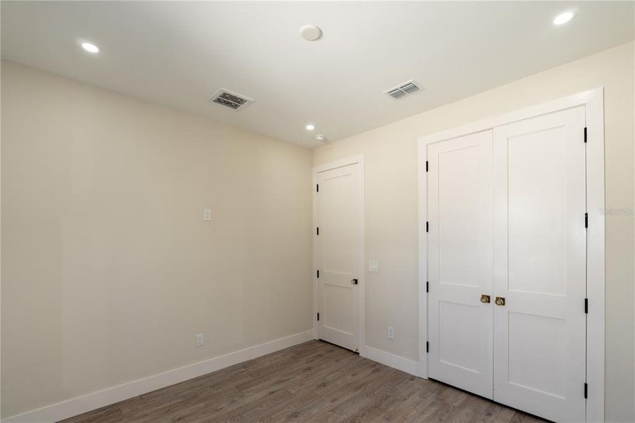 Spacious, unfurnished interior of a new home in , Tampa (Image 42).