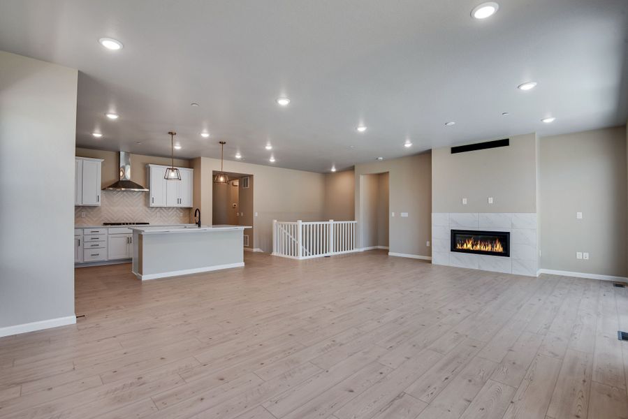 Spacious, unfurnished interior of a new home in Reunion, Commerce City (Image 19).