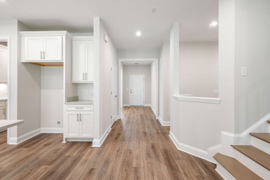 Spacious, unfurnished interior of a new home in Waterways, Richmond Hill (Image 61).