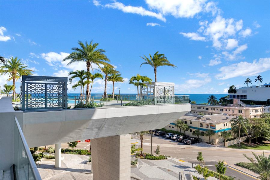 Condo located in Fort Lauderdale, FL showcasing its design and architecture (Image 37).