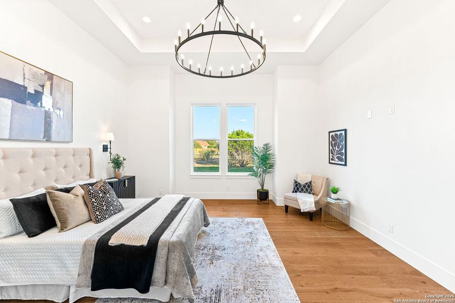 Furnished interior view inside a new home in , Bandera (Image 11).