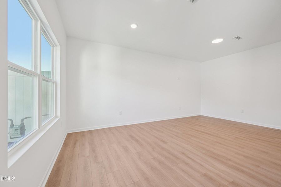 18-web-or-mls-Flagstone Way-S1010-018