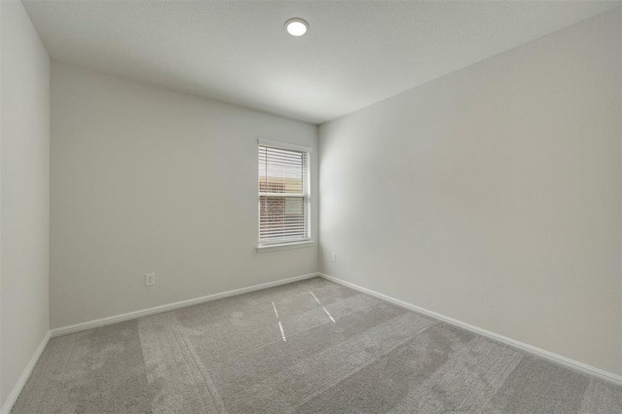 Spacious, unfurnished interior of a new home in Sanderos, Fort Worth (Image 16).