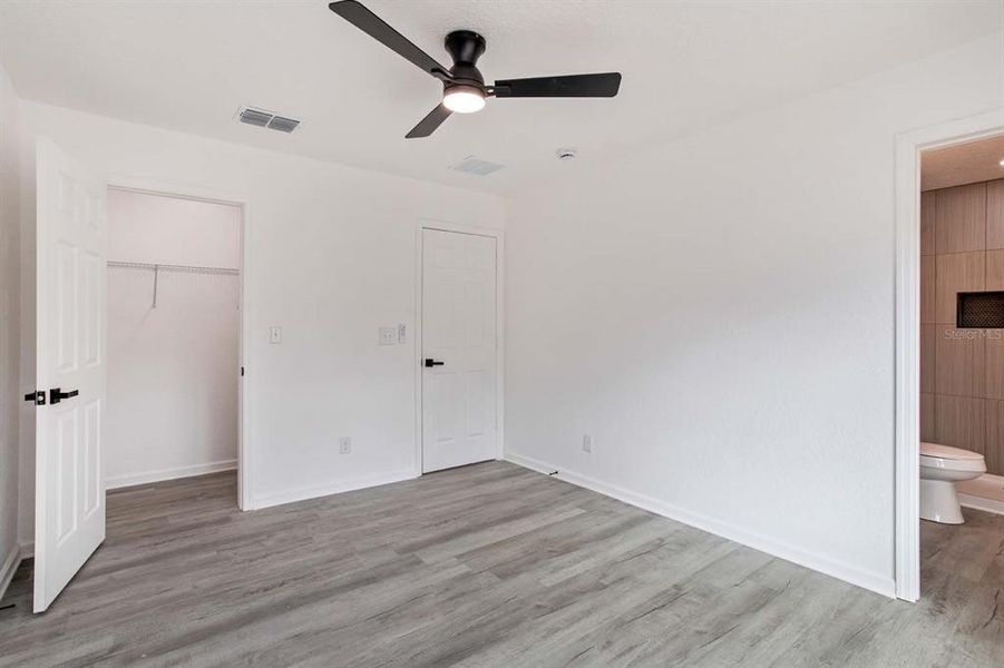 Spacious, unfurnished interior of a new home in , Webster (Image 12).