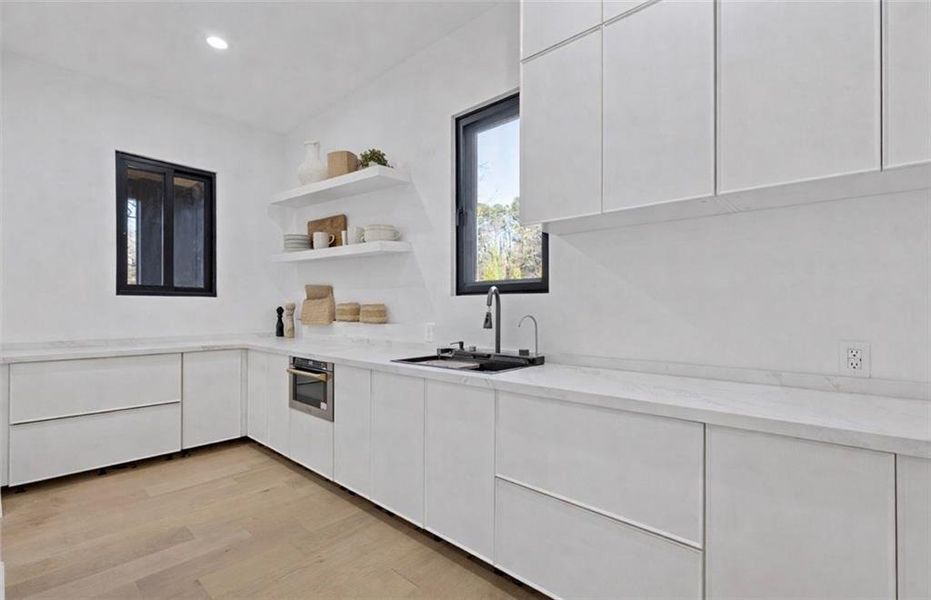 Furnished interior view inside a new home in , Alpharetta (Image 8).